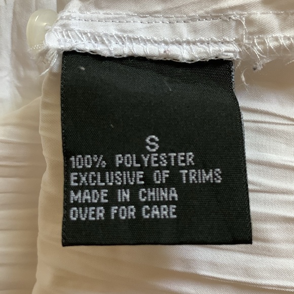 Vintage Ruffled Style Button Down Blouse - Picture 7 of 8